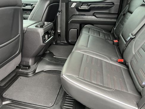 Used 2024 GMC Sierra 1500 AT4X image 17