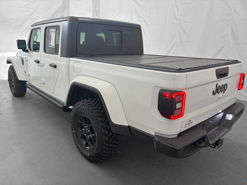 Used 2025 Jeep Gladiator Sport AWD/4WD image 5
