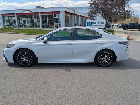 Used 2023 Toyota Camry SE w/ Cold Weather Package AWD/4WD image 2