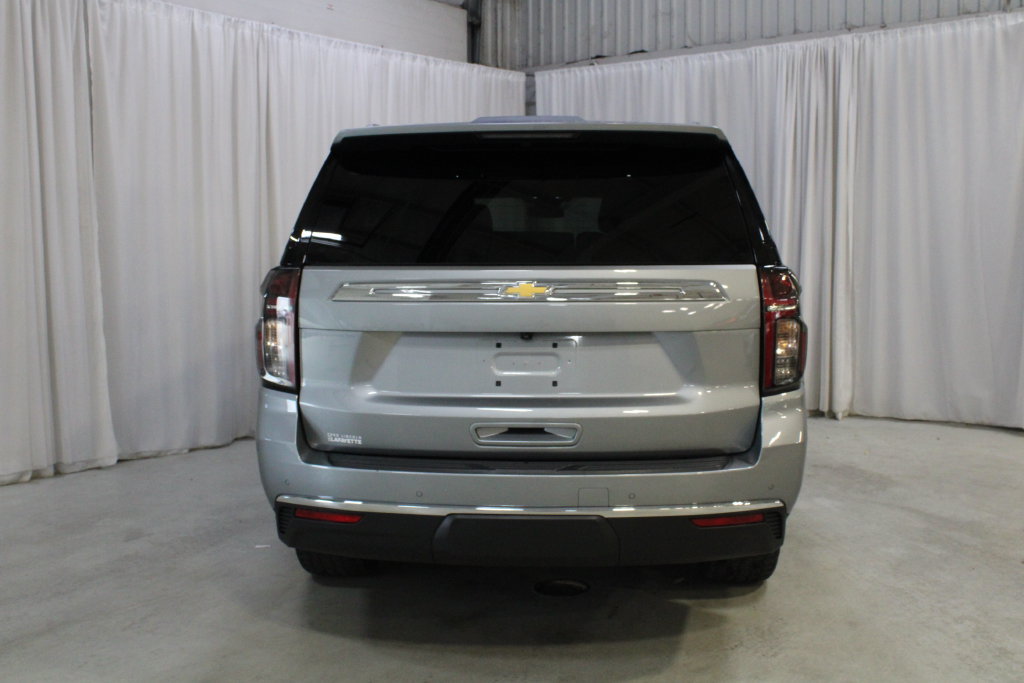 Used 2023 Chevrolet Suburban LT w/ LT Signature Package AWD/4WD image 24