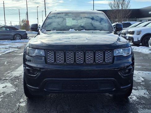 Used 2019 Jeep Grand Cherokee Altitude image 31