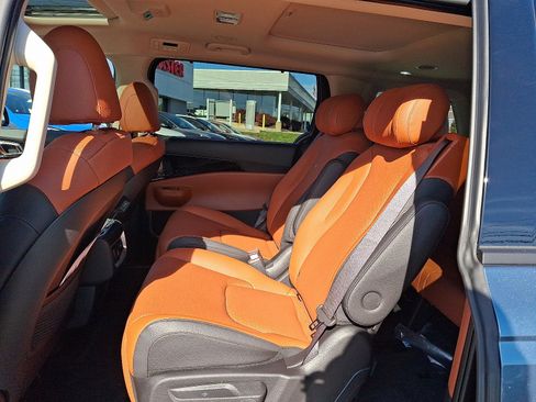 New 2026 Kia Carnival SX image 6