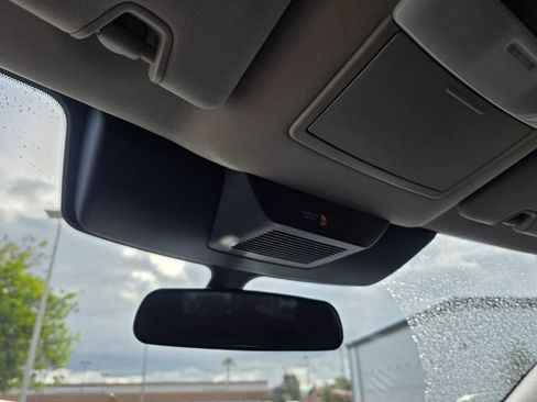 Used 2025 Nissan Pathfinder SV FWD image 37