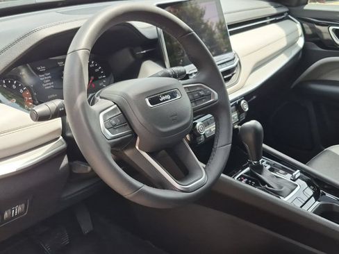 Used 2025 Jeep Compass Limited AWD/4WD image 7
