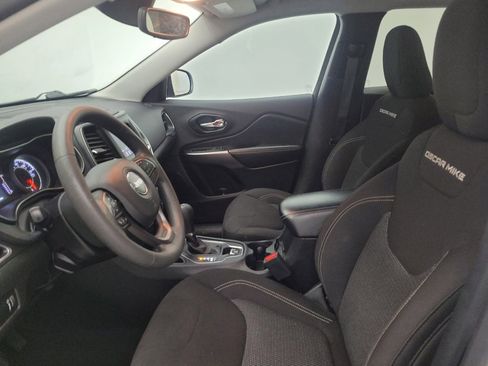Used 2021 Jeep Cherokee Latitude FWD image 17