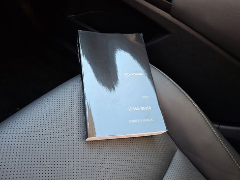 Certified 2023 Lexus ES 350 w/ Premium Package image 27