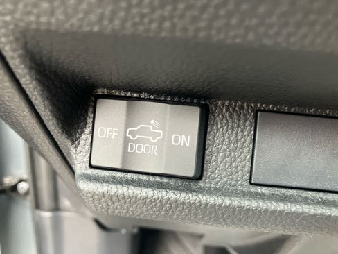 Used 2024 Toyota Tacoma SR5 AWD/4WD image 16