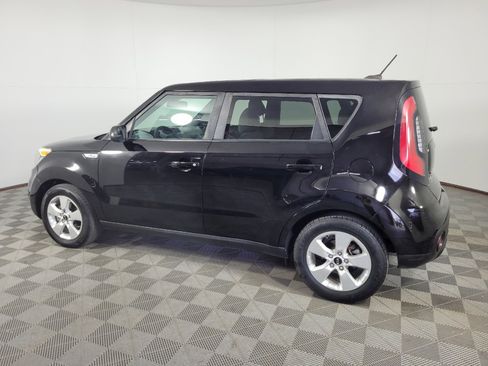 Used 2018 Kia Soul FWD image 3