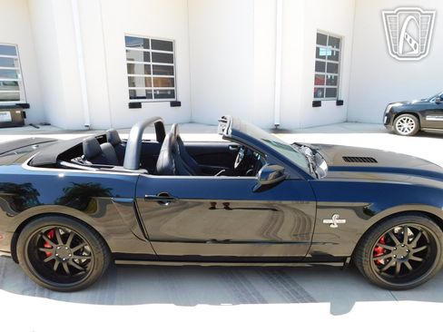 Used 2014 Ford Mustang Shelby GT500 w/ Equipment Group 821A image 32