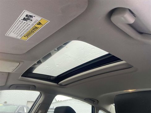 Used 2018 Honda Accord EX image 17