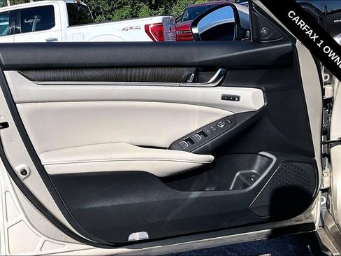 Used 2020 Honda Accord Touring image 19