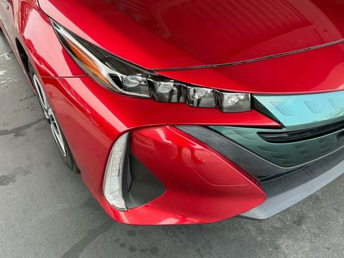 Used 2018 Toyota Prius Prime Plus FWD image 28