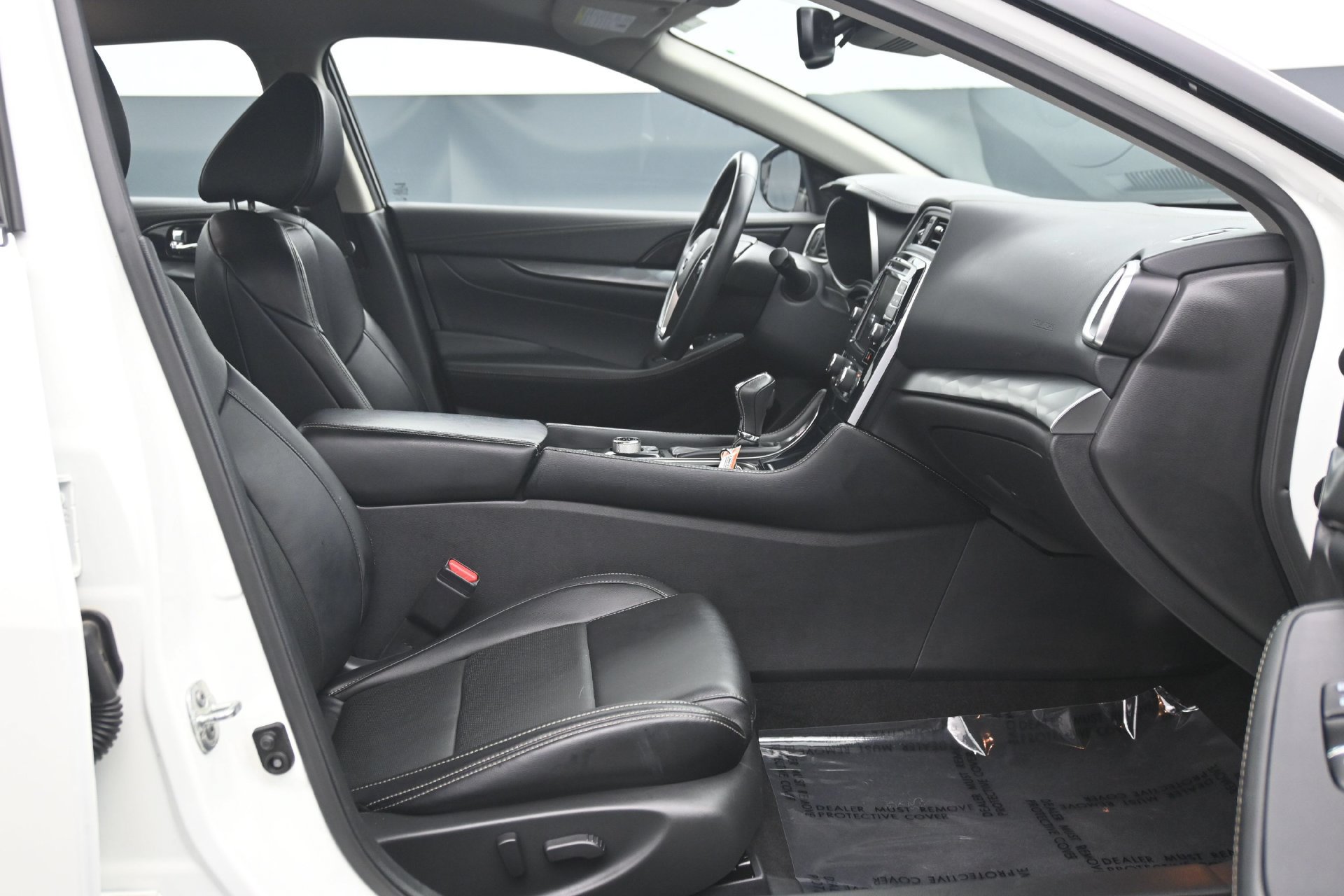Used 2023 Nissan Maxima SV w/ Floor Mat Group FWD image 13
