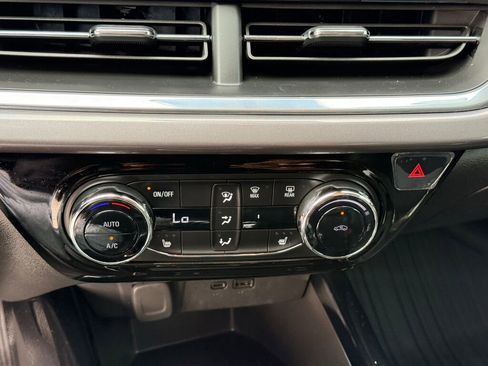 Used 2024 Chevrolet Trax ACTIV w/ Driver Confidence Package image 25