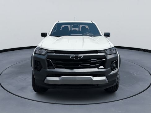 Used 2026 Chevrolet Colorado Trail Boss AWD/4WD image 2
