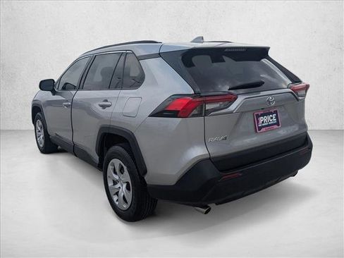 Used 2021 Toyota RAV4 LE FWD image 8