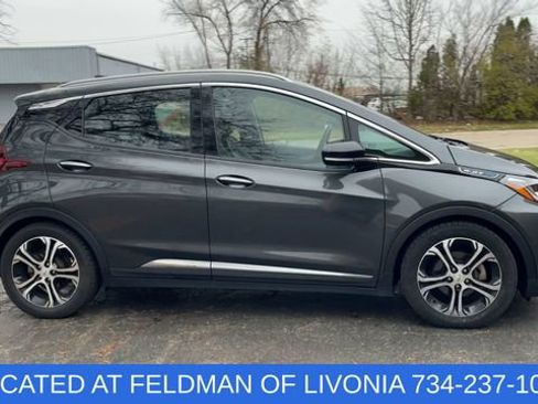 Used 2020 Chevrolet Bolt Premier w/ Infotainment Package image 9