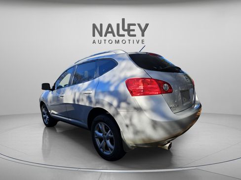 Used 2009 Nissan Rogue SL w/ Moonroof Pkg image 2