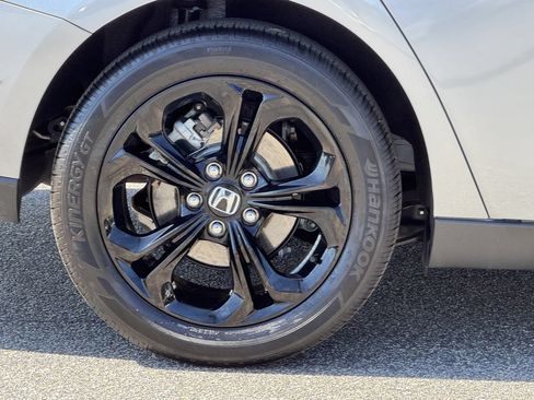 Certified 2025 Honda Accord SE image 12