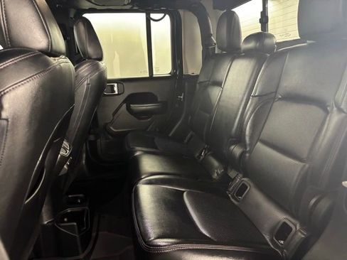 Used 2021 Jeep Gladiator Willys image 11