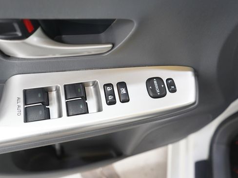 Used 2014 Toyota Prius V Five image 22