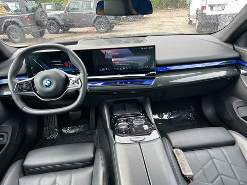 Used 2024 BMW i5 eDrive40i RWD image 32