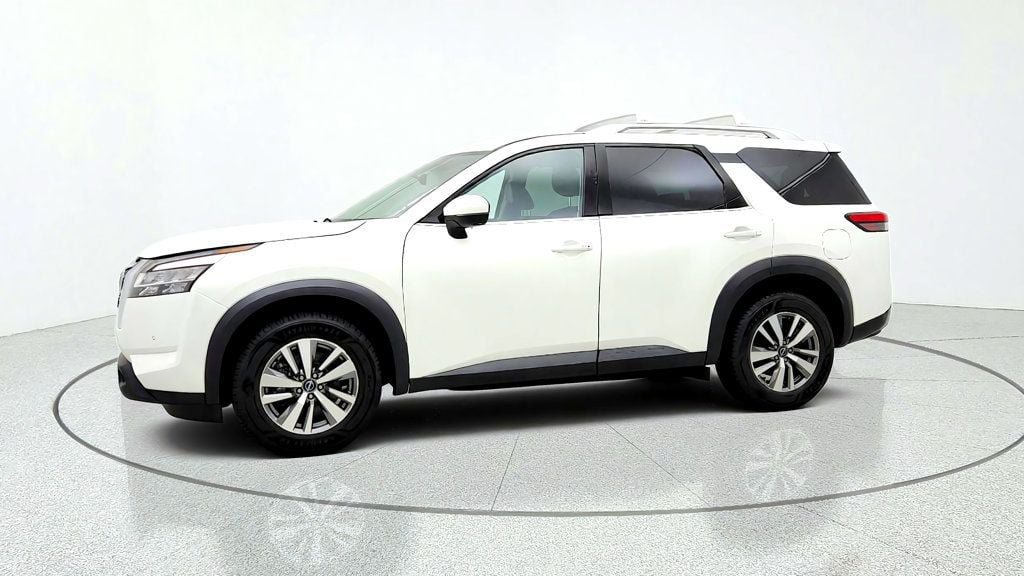 Used 2023 Nissan Pathfinder SL AWD/4WD image 8