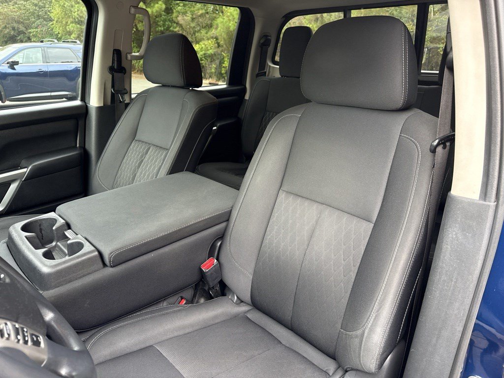 Used 2019 Nissan Titan SV AWD/4WD image 15