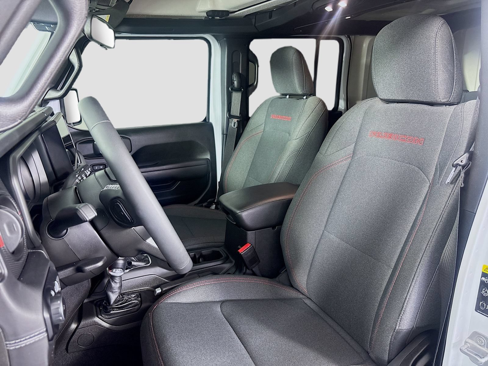 Used 2025 Jeep Wrangler Unlimited Rubicon AWD/4WD image 19