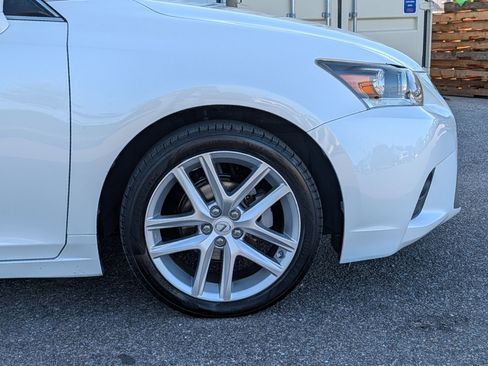 Used 2014 Lexus CT 200h FWD image 10
