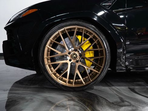 Used 2020 Lamborghini Urus image 18