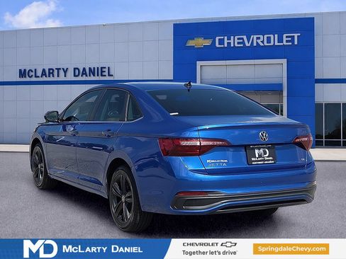 Used 2023 Volkswagen Jetta SE FWD image 4