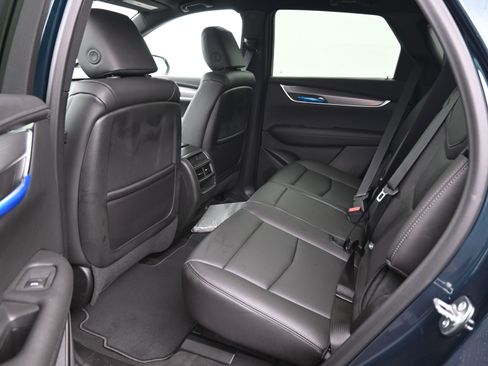 New 2026 Cadillac XT5 Luxury image 10