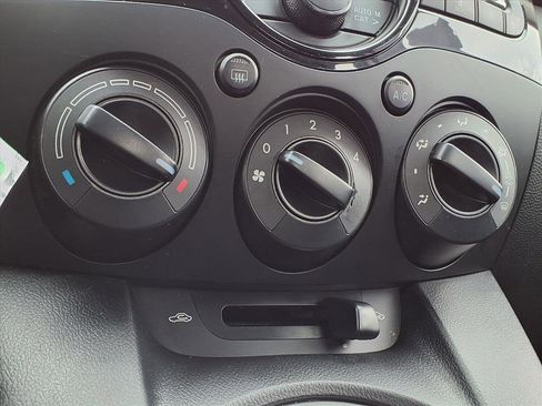 Used 2013 MAZDA MAZDA2 Sport image 5