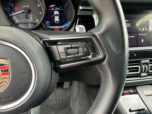 Certified 2024 Porsche Macan AWD/4WD image 17