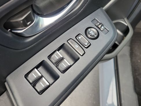 Used 2025 Honda Pilot Touring image 20