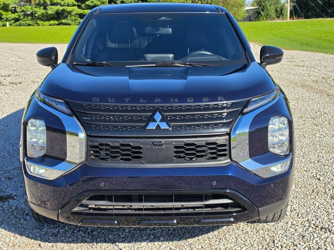Used 2022 Mitsubishi Outlander SE FWD image 2