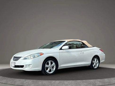 Used 2006 Toyota Solara SLE image 1