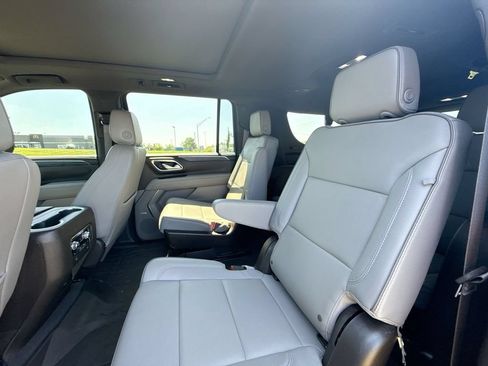 Used 2023 GMC Yukon XL SLT w/ SLT Luxury Package AWD/4WD image 21