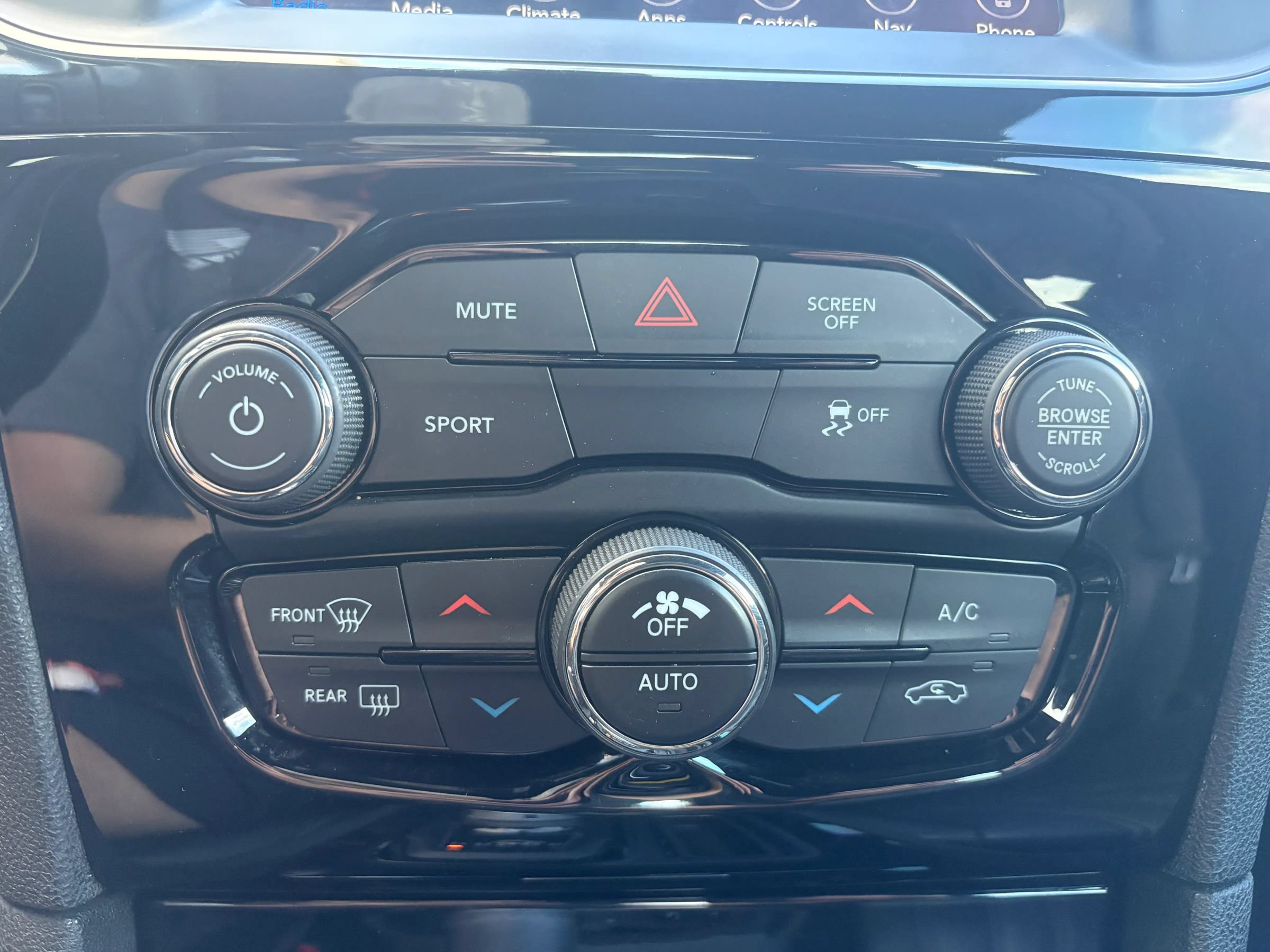 Used 2019 Chrysler 300 S RWD image 13