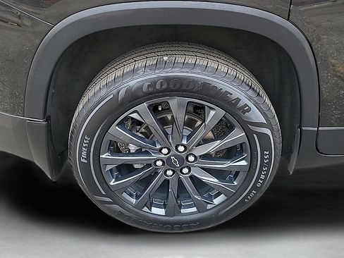 Used 2023 Chevrolet Traverse RS w/ LPO, Floor Liner Package AWD/4WD image 9