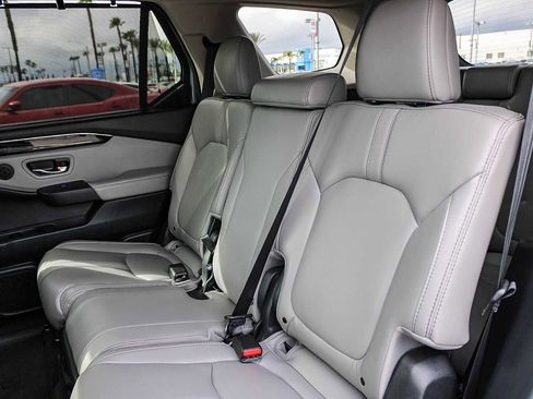 Certified 2025 Honda Pilot Touring image 19