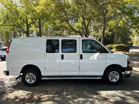Used 2024 GMC Savana 2500 w/ Driver Convenience Package image 6