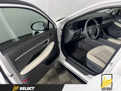 Used 2025 Hyundai Sonata SEL AWD/4WD image 9