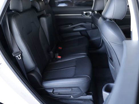 Used 2022 Kia Sorento S image 30