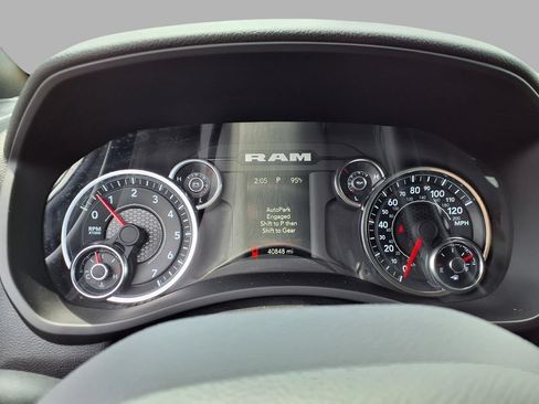 Used 2024 RAM 2500 Big Horn AWD/4WD image 16
