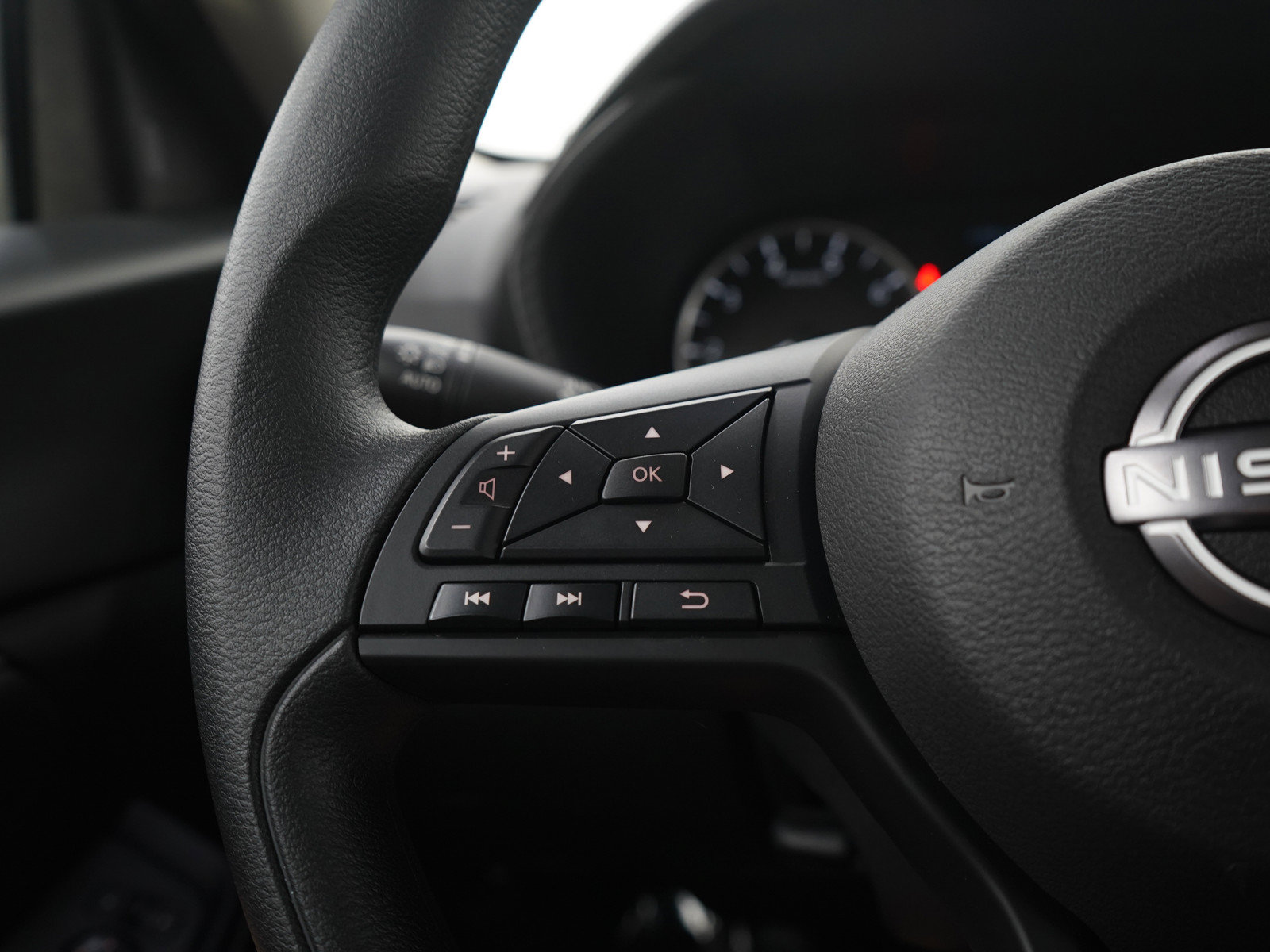 Used 2025 Nissan Sentra S FWD image 23