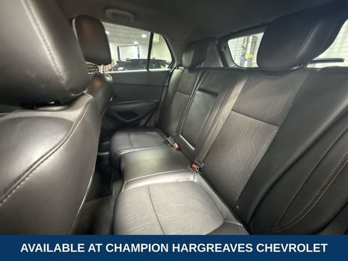 Used 2020 Chevrolet Trax LT w/ LT Convenience Package FWD image 33