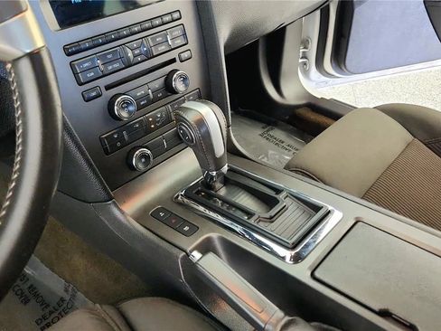 Used 2013 Ford Mustang V6 image 30