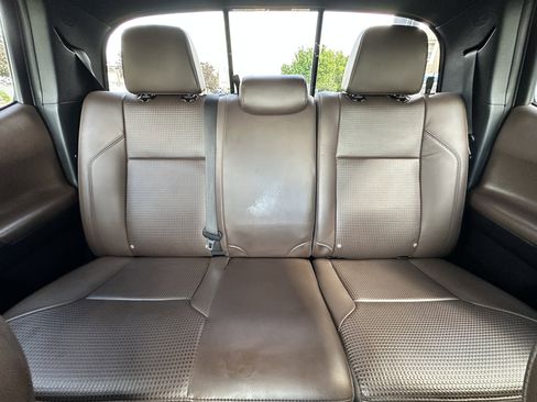 Used 2019 Toyota Tacoma Limited AWD/4WD image 24